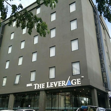 The Leverage Business Hotel Johor Bahru Buitenkant foto